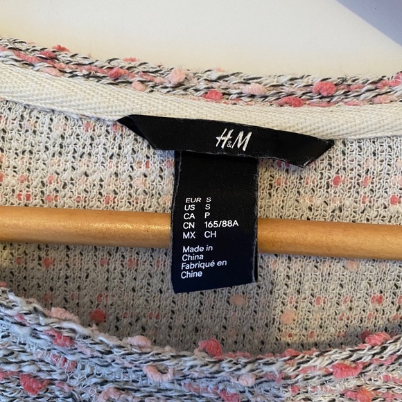 H&M Sweater - Picture 2 of 2
